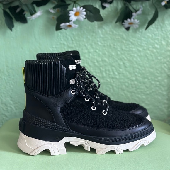 Sorel Shoes - NWT SOREL Brex Cozy Lace Waterproof Boots sz 10.5